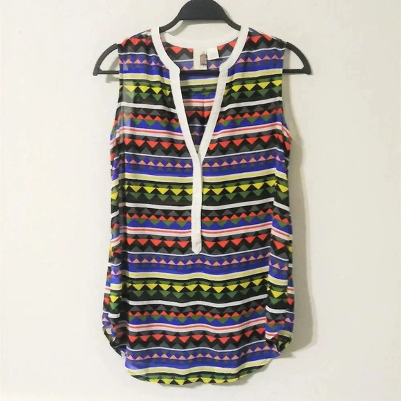 Francesca’s Sleeveless Printed Blouse - Picture 1 of 5